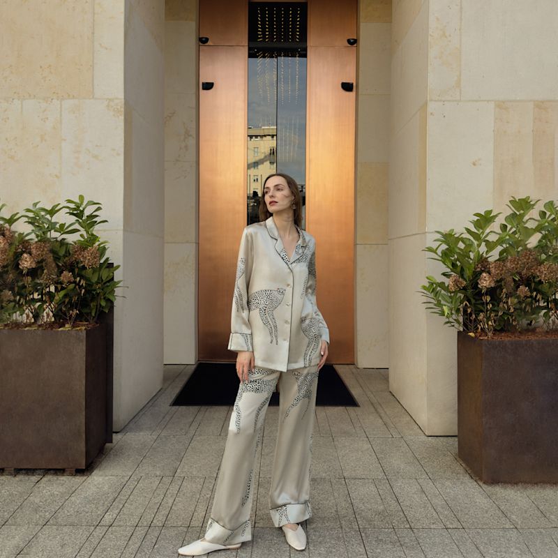 Thumbnail of Long Grey Mulberry Silk Pyjama Set | Leopard Print image