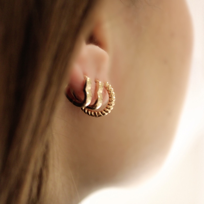 Thumbnail of Minimal Heart Earrings image