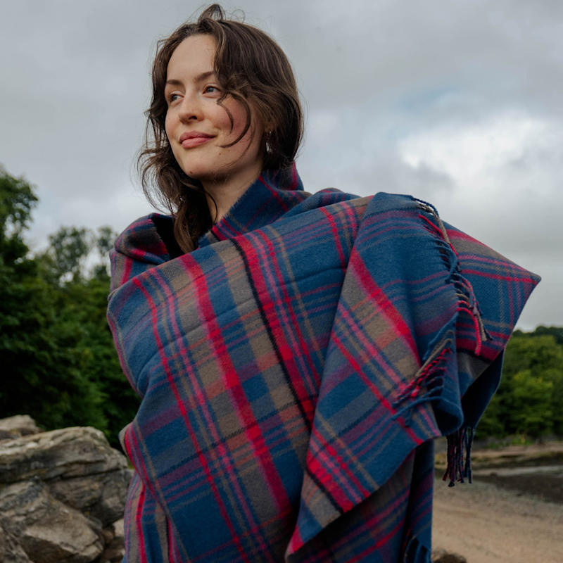 Thumbnail of Highlands At Dusk Lambswool Throw Blue image