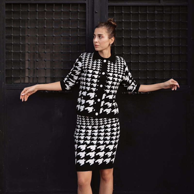 Thumbnail of Houndstooth Pattern Slim Fit Knee Level Knitwear Skirt - Black/Ecru image