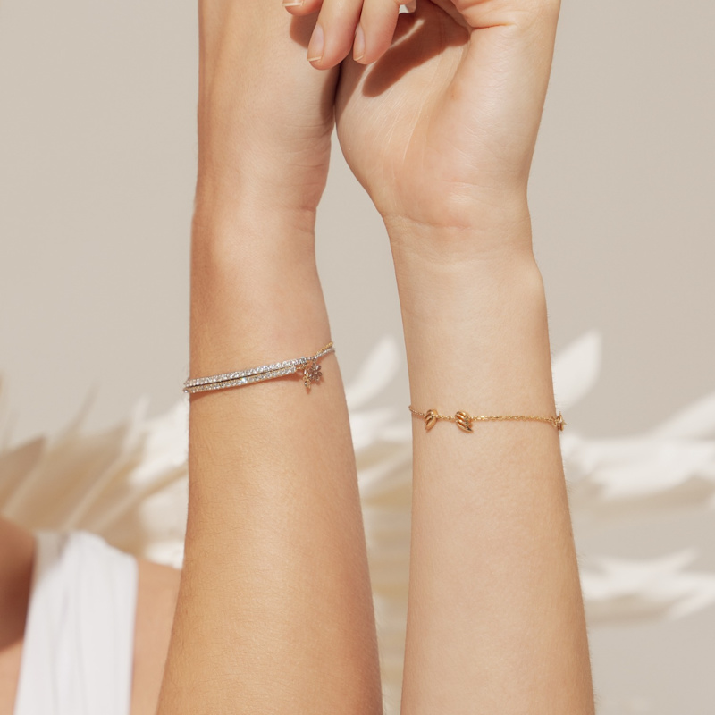 Thumbnail of Illuminess 14K Gold Diamond Bar Bracelet image
