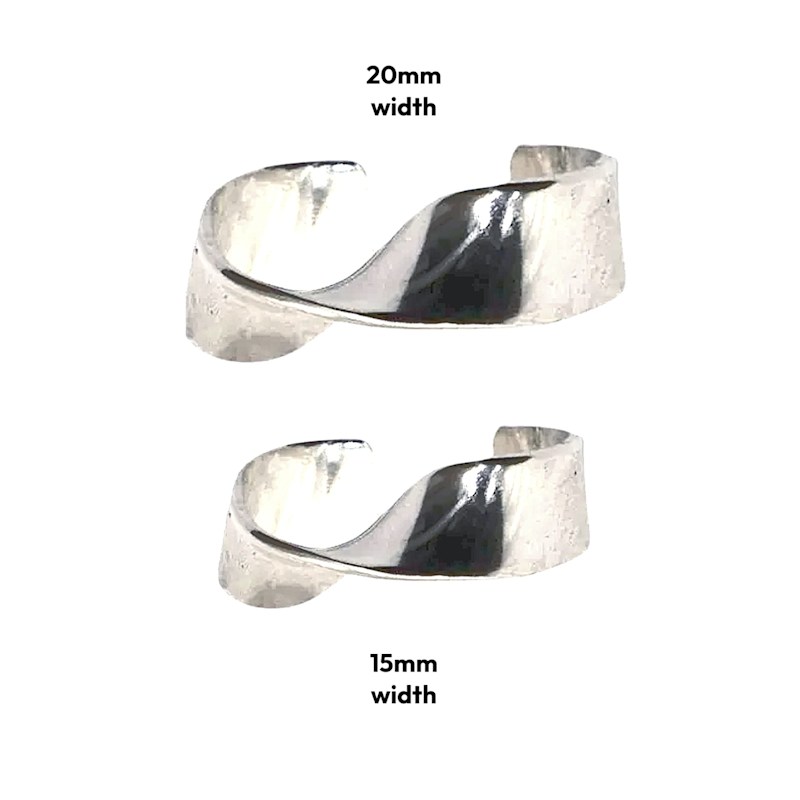 Thumbnail of Irregular Twisted Ear Cuff In Silver image