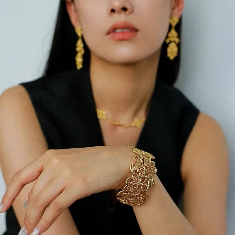 Thumbnail of Lace Stylish Bangle - Gold image