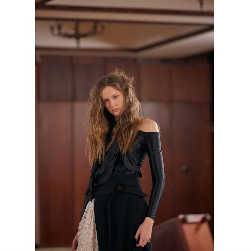 Layered Skirt With White Lace Detail Black | Julia Allert | Wolf