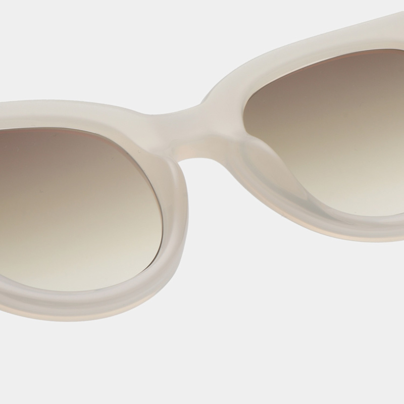 Thumbnail of Lilly Cream Bone image