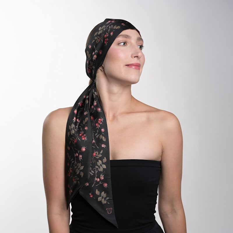 Thumbnail of Long Rosehip Motif Scarf image