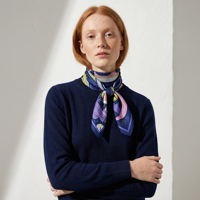 Los Corsarios Estelares Violet Square Silk Scarf | SQUAÏR | Wolf