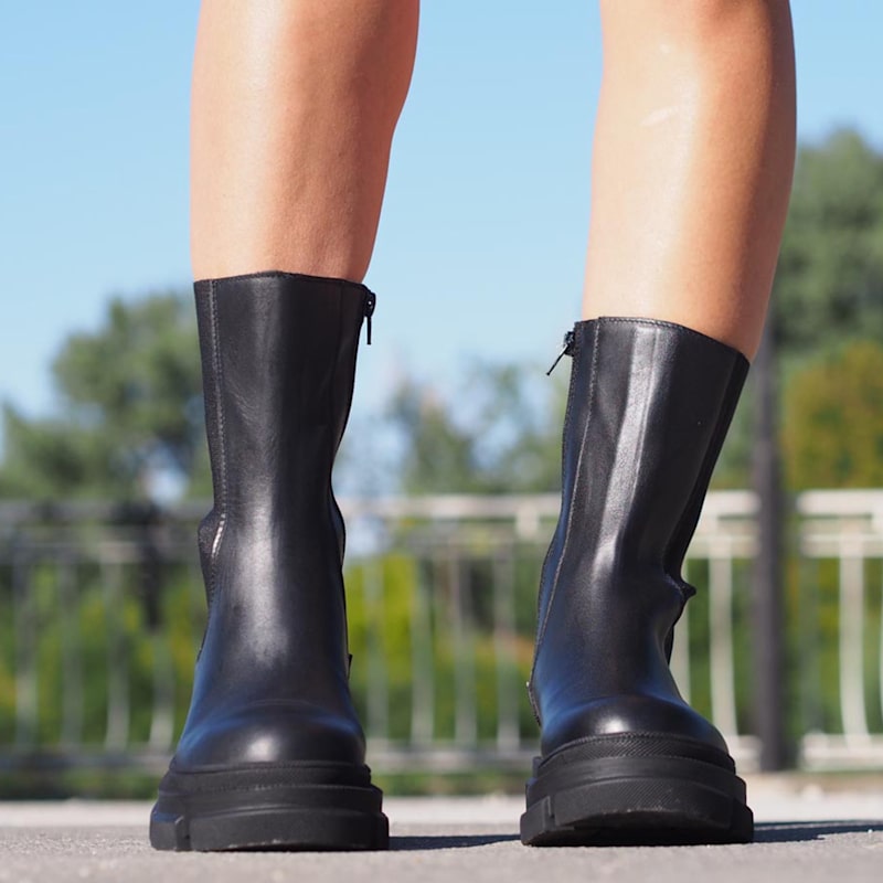 Luxury Designer Black Leather Chelsea Boots – Chunky Sole