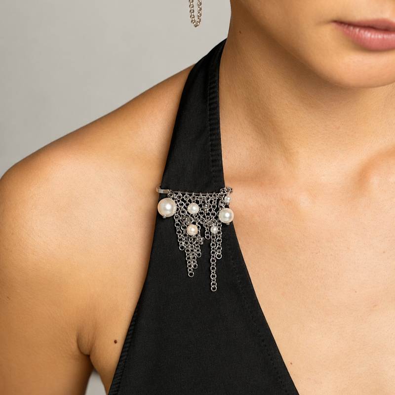 Thumbnail of Mass Pearl Chain Brooch image