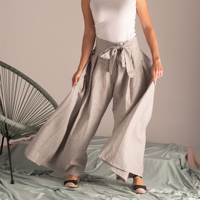 Linen Gaucho Summer Trousers With Front Tie In Natural Colour