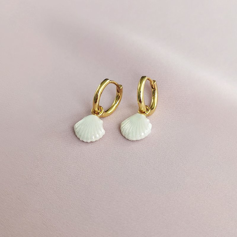 Thumbnail of Mini Porcelain Seashell Clip On Earrings image