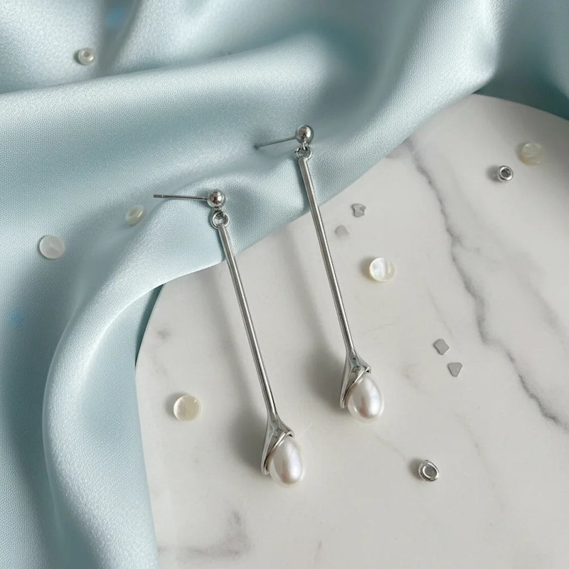 Thumbnail of Minimalist Pearl Drop Bar Earrings - Gold image