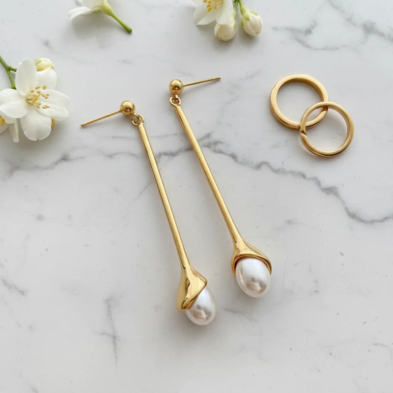 Thumbnail of Minimalist Pearl Drop Bar Earrings - Gold image