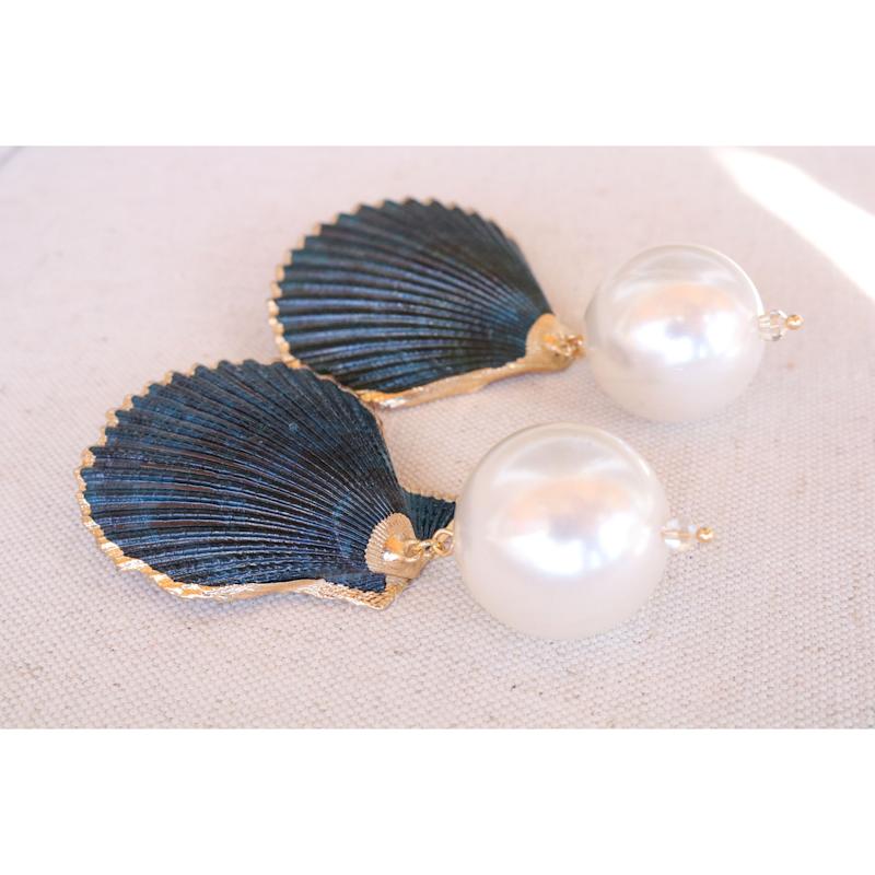 Thumbnail of Navy Shell Pearl Earrings image