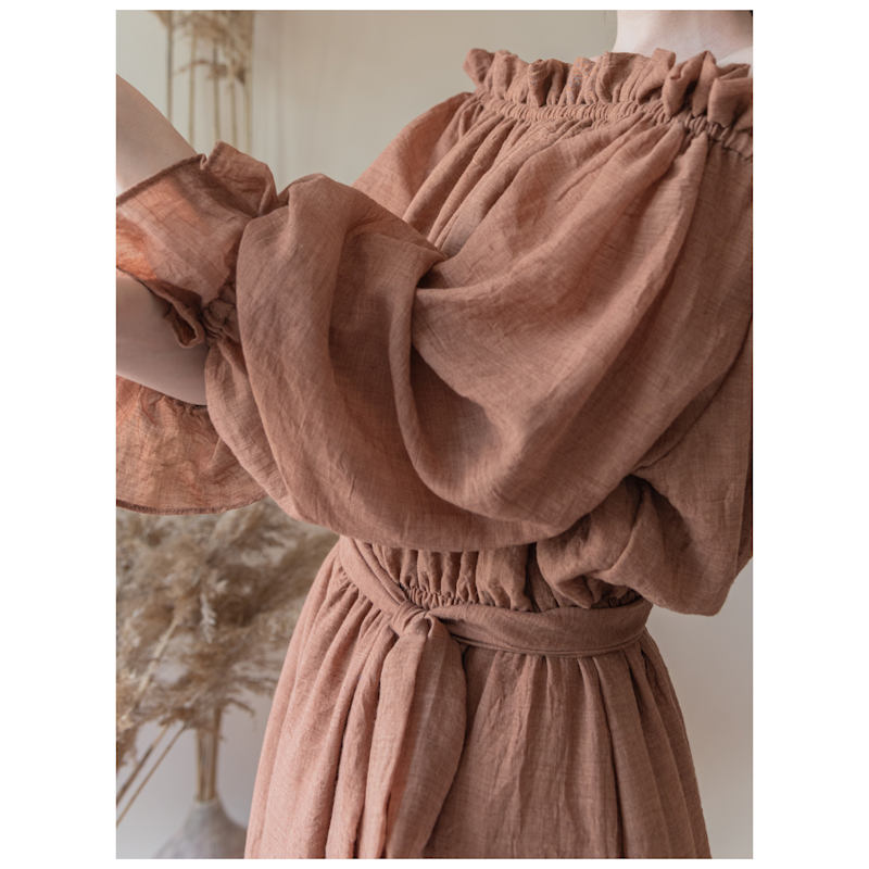 Off-Shoulder Cotton Muslin Dress With An Detachable Cord | concept A trois  | Wolf & Badger