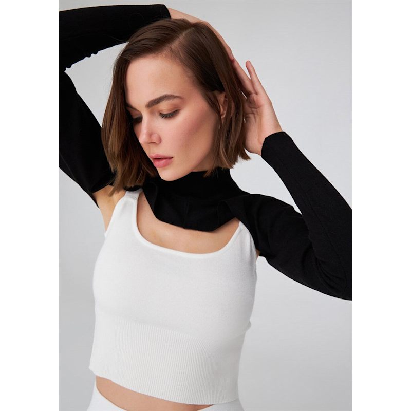 Mock Neck Long Sleeve Knitwear Super Crop Top Black Peraluna
