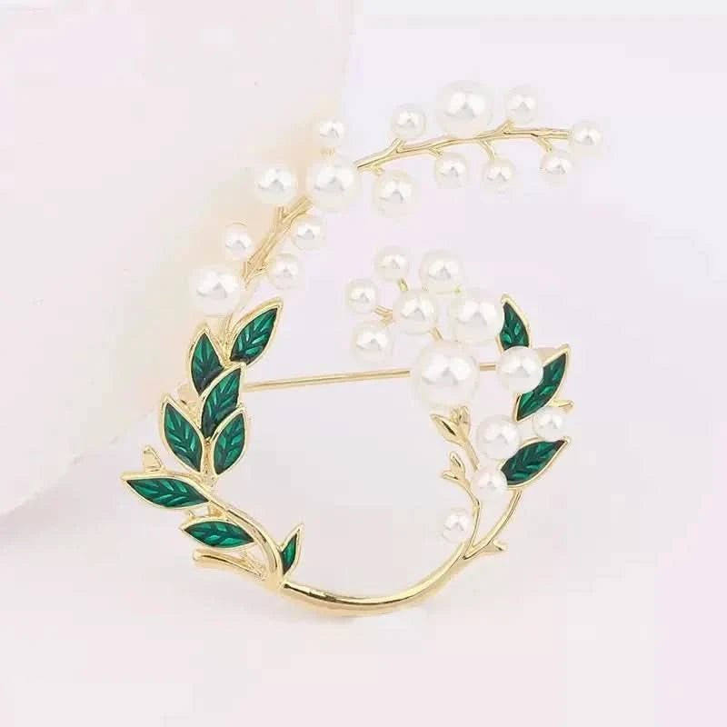 Thumbnail of Pearl Green Leaf Brooch image