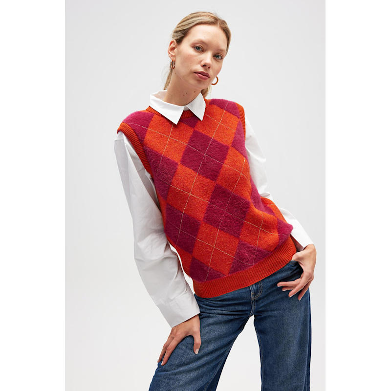 Thumbnail of Yui Diamond Knit Vest image