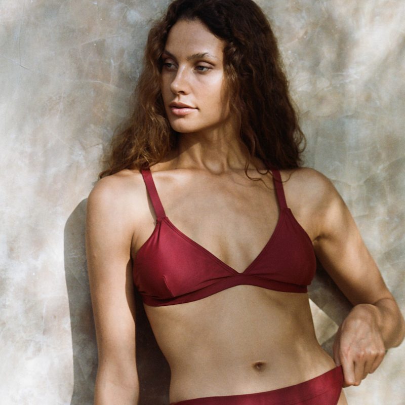 Thumbnail of Hedy Classic Triangle Top Burgundy image