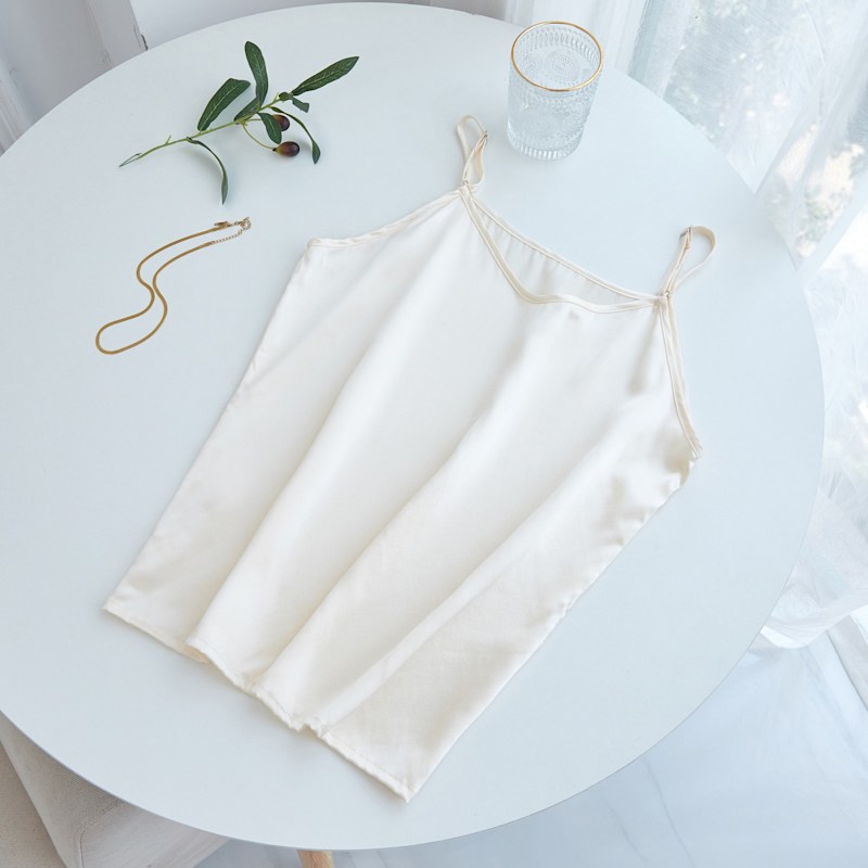 Thumbnail of Pure Mulberry Silk Camisole And Shorts Set - Cream image