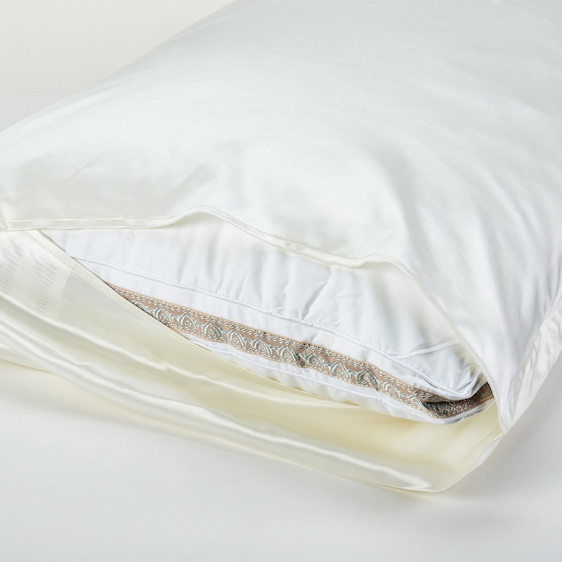 Thumbnail of Pure Mulberry Silk Seamless - Four-Piece Sheet Set - Double Size - Ivory image