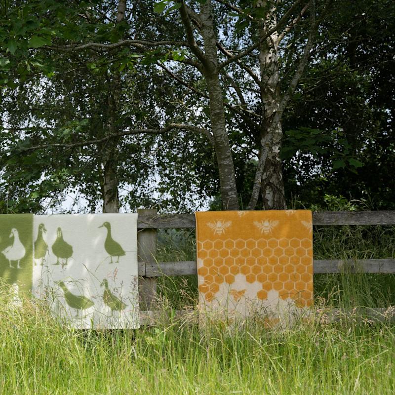 Thumbnail of Bee Wool Throw image