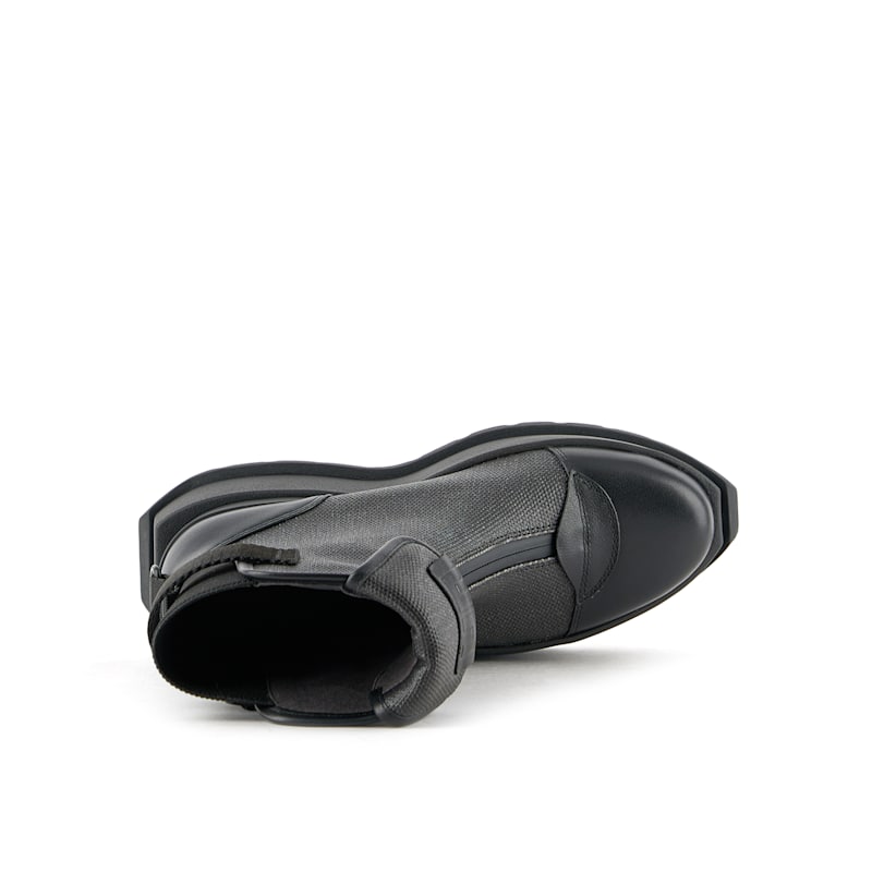 Thumbnail of Roko Ker - Black image