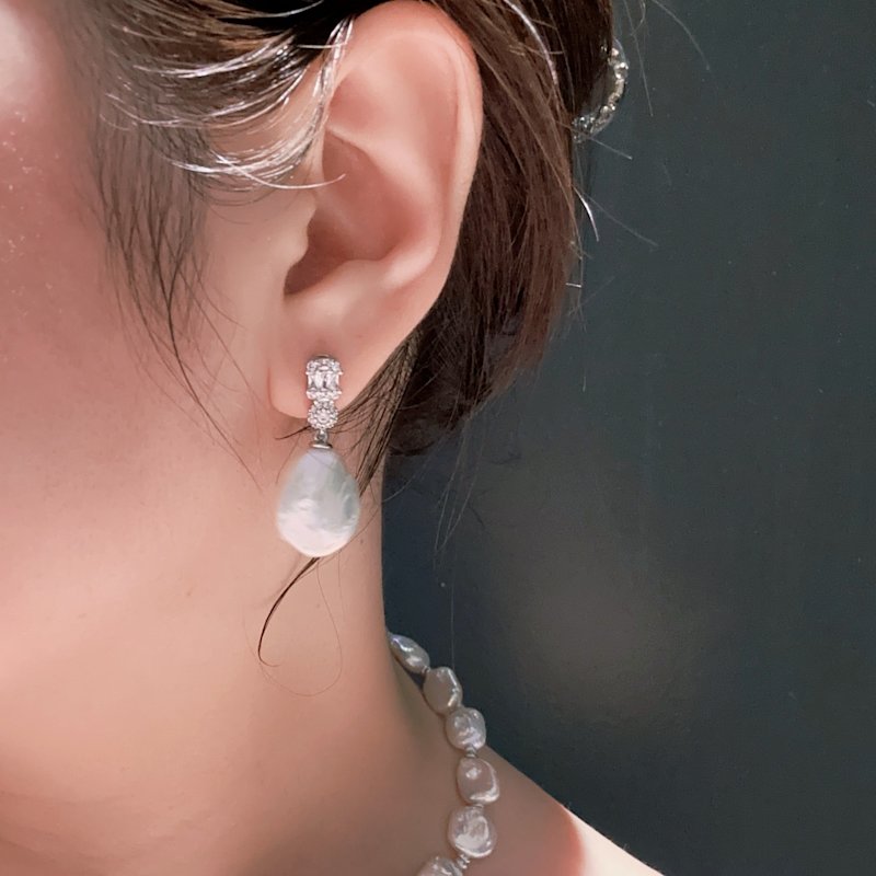 Thumbnail of Shining Baroque Pearl Earrings image