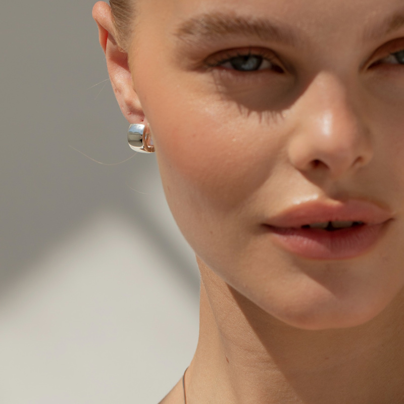 Thumbnail of Silver Easy Everyday Hoop Earrings - Zoe image