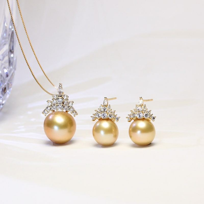Thumbnail of Solara Golden Pearl Earrings image