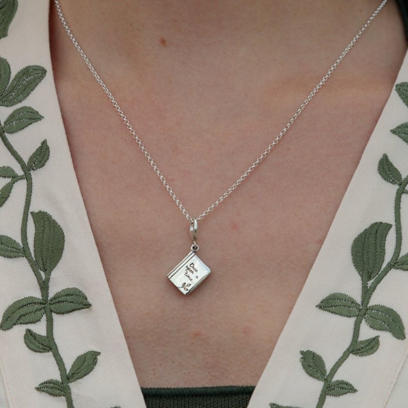 Lily Charmed - Collana Con Ciondolo Libro Delle Fiabe In Argento Sterling 925 - Incisione 'Once Upon A Time', Regalo Incartato