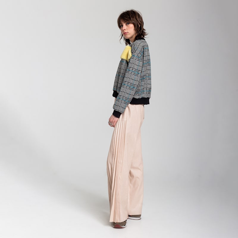 Thumbnail of Still Jumper image