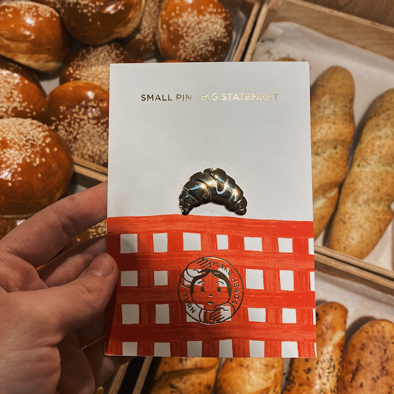 Thumbnail of Golden Metal Pin Croissant image