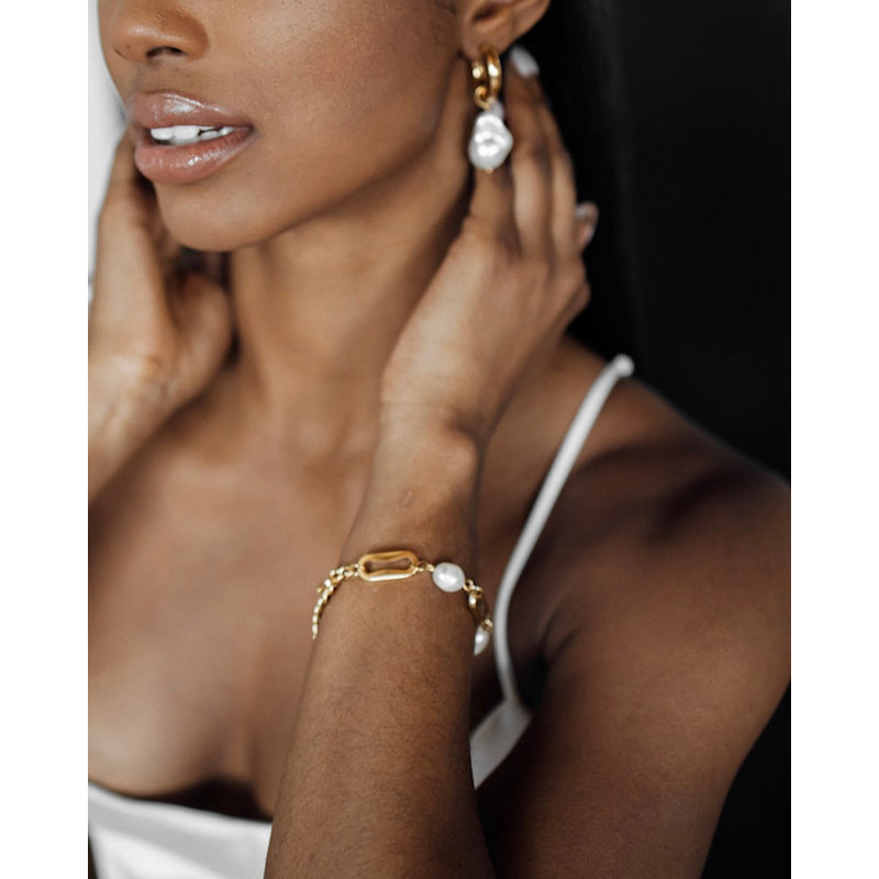 Thumbnail of Harriet Freshwater Baroque Pearl Rectangular Link Chain Bracelet image