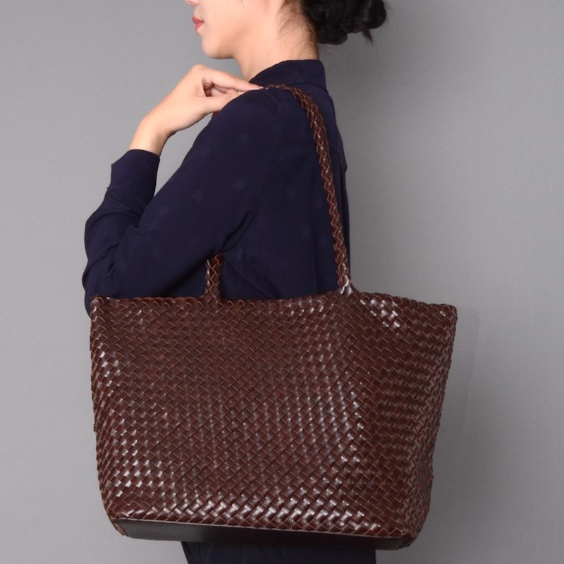 Thumbnail of Vegan Leather Weaving Shopping Bag 'Betty' - Brown image