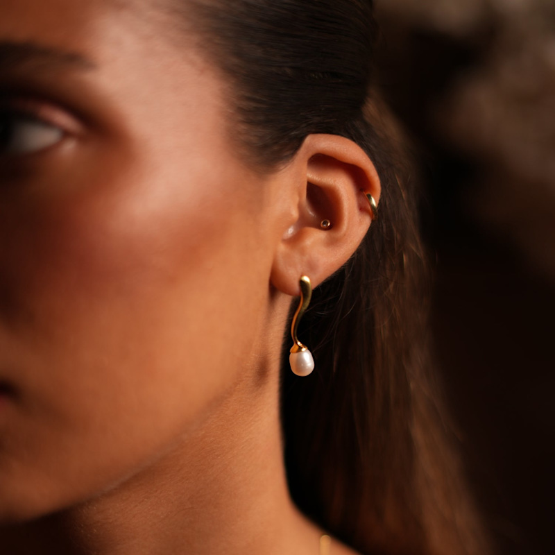 Thumbnail of Wave Gold Vermeil Pearl Drop Statement Earrings - Gold image