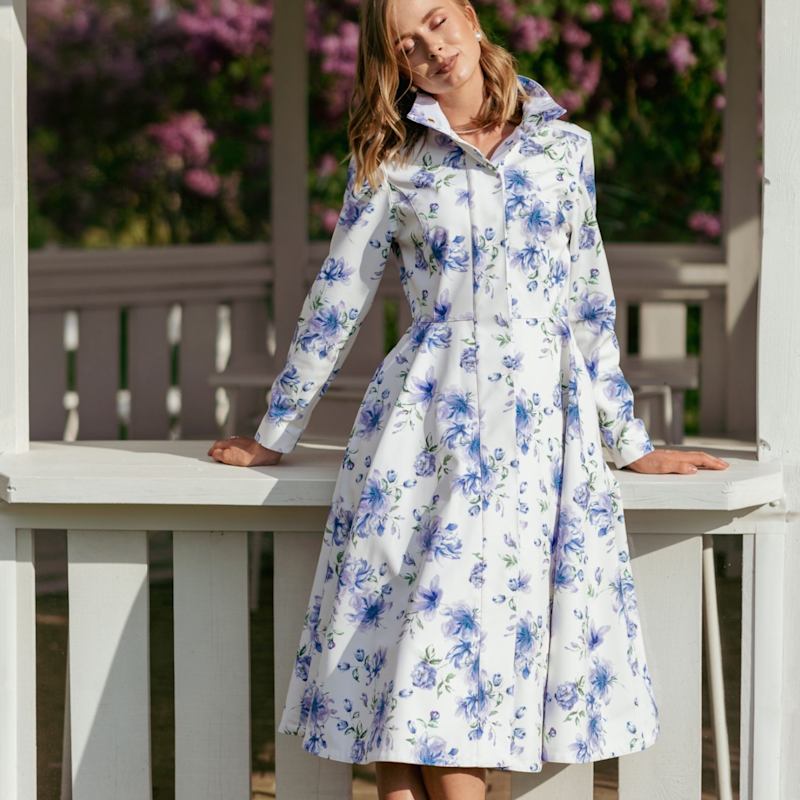 新品★ LITTLE FLARE LINE ART LONG COAT White Midi Length Coat With Blue Flower Print: Floral White
