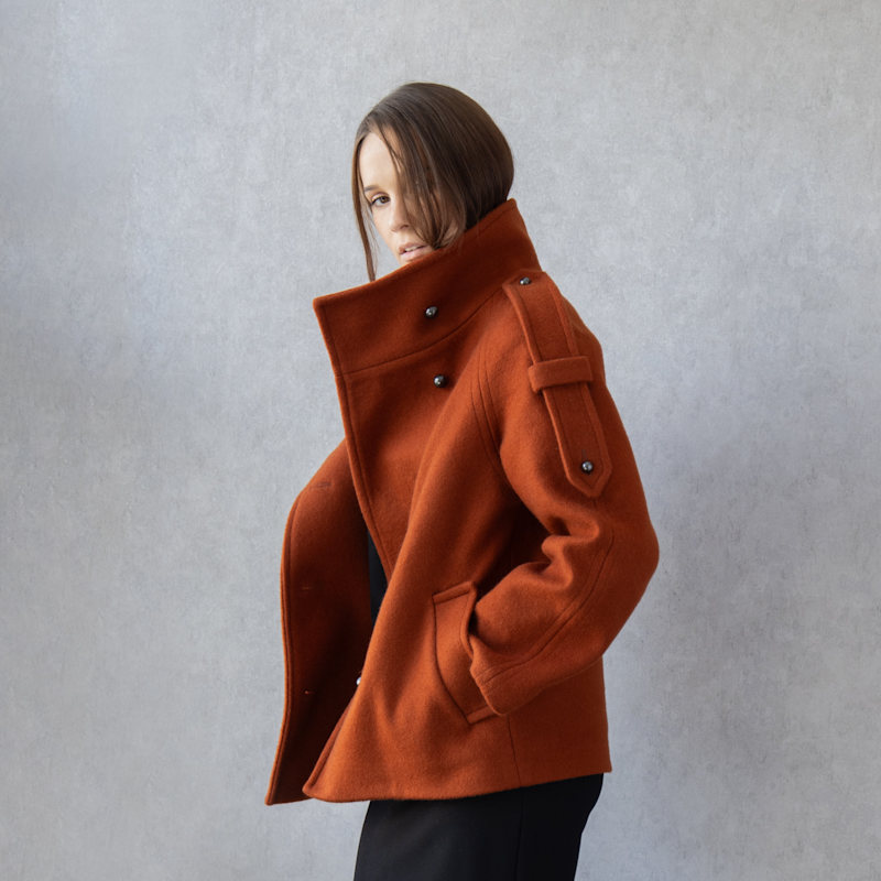 Short Wool Coat With High Collar And Shoulder Details | JANA COSHÈ