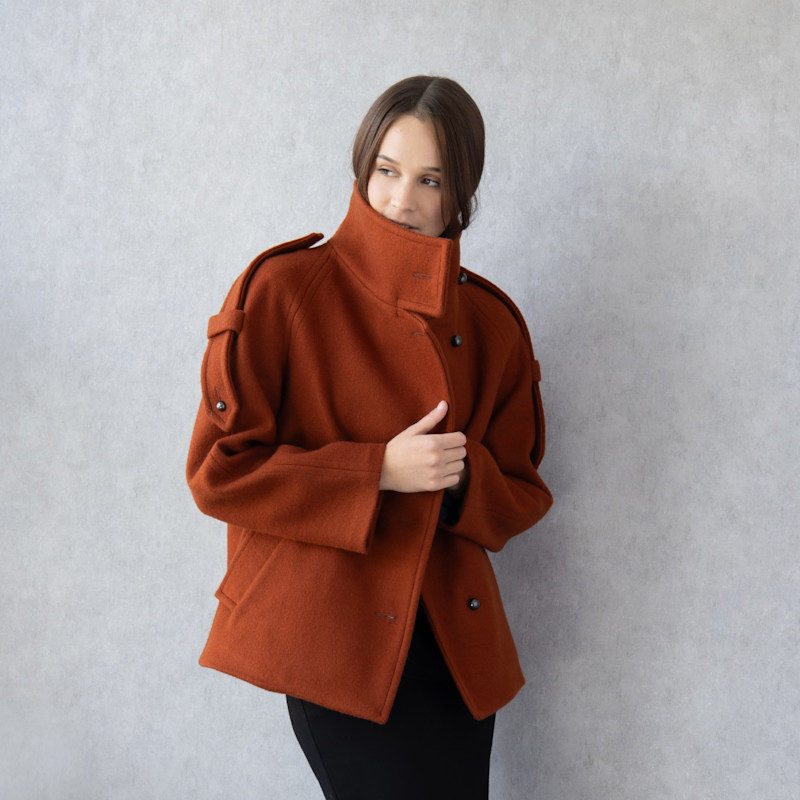 Short Wool Coat With High Collar And Shoulder Details | JANA COSHÈ