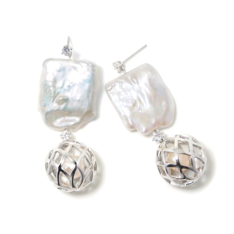 Thumbnail of Extra Large Signature With Baroque Pearl Earrings White Gold image