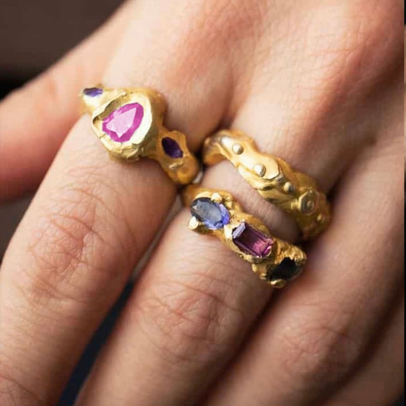 Iolite ring outlet