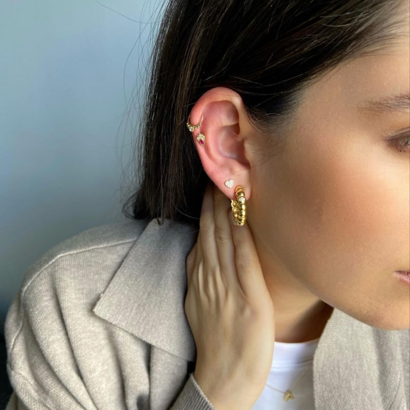 Helix outlet earring hoop