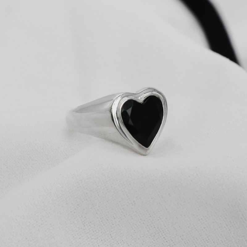 Black onyx cheap heart ring
