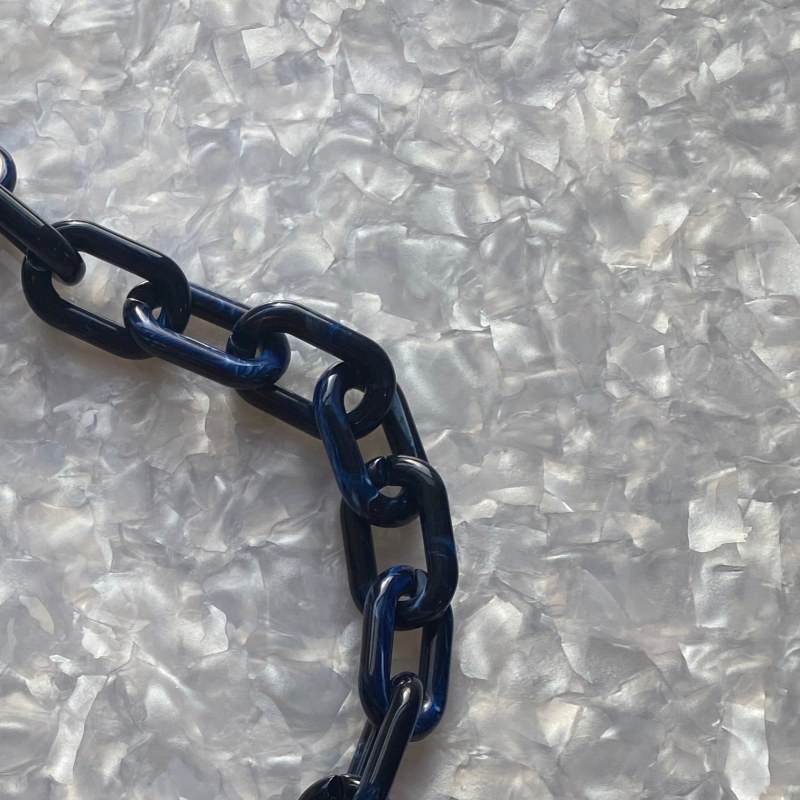 Chain Link Short Acrylic Purse Strap in Navy Blue