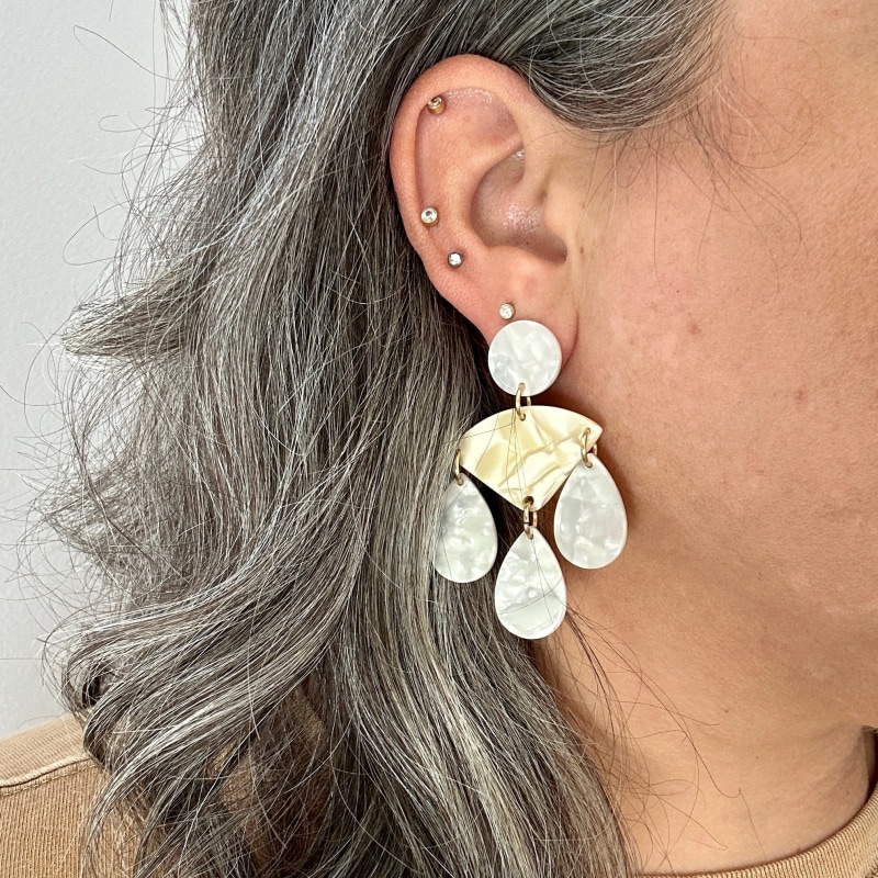 Chandelier drop earrings top