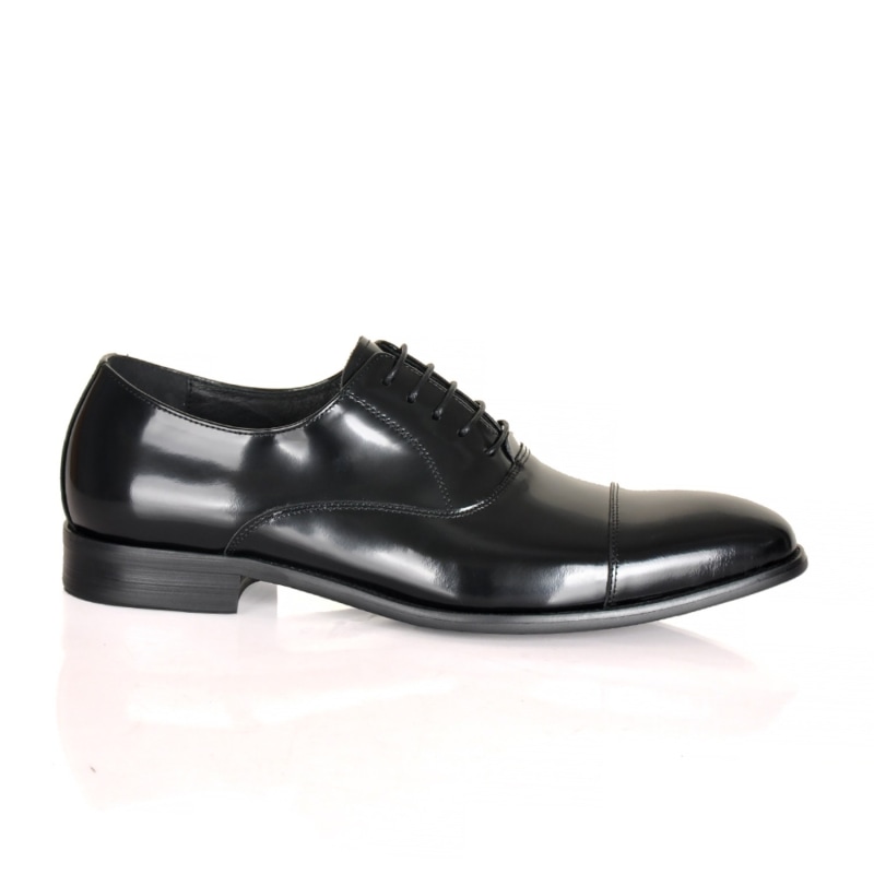 Classic leather shoes shop