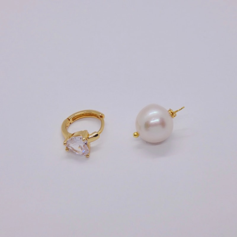 Thumbnail of Crystal Heart Baroque Pearl Earrings image