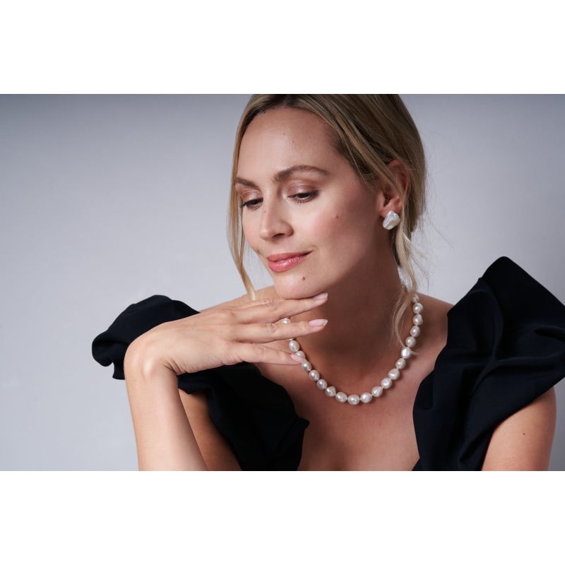 Pearl necklace 2024 toggle clasp