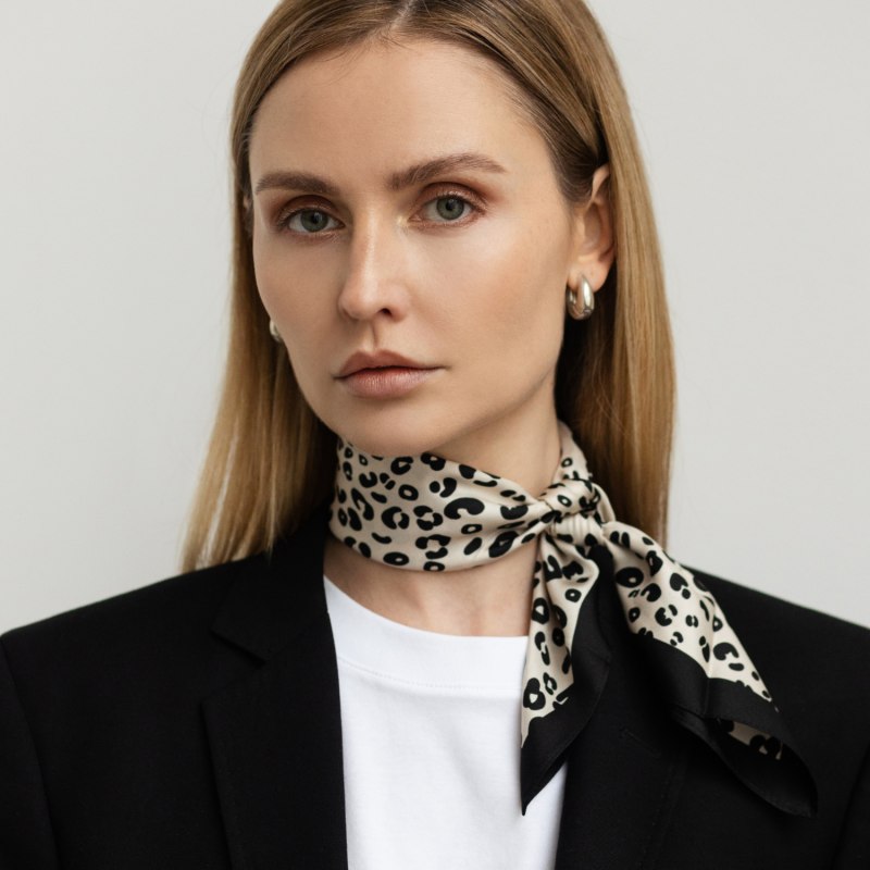 Small silk scarf 2025