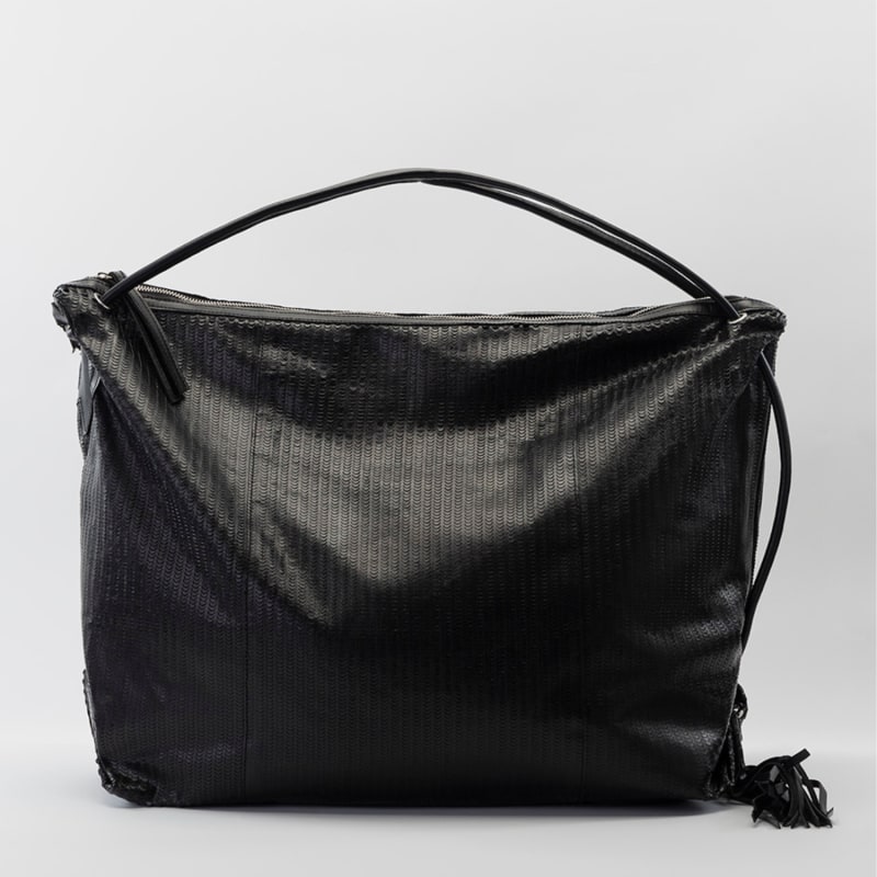 Extra Large Slouchy Sling Bag. Black Leather | JUAN-JO Extra Large Slouchy Sling Bag. Black Leather | JUAN-JO